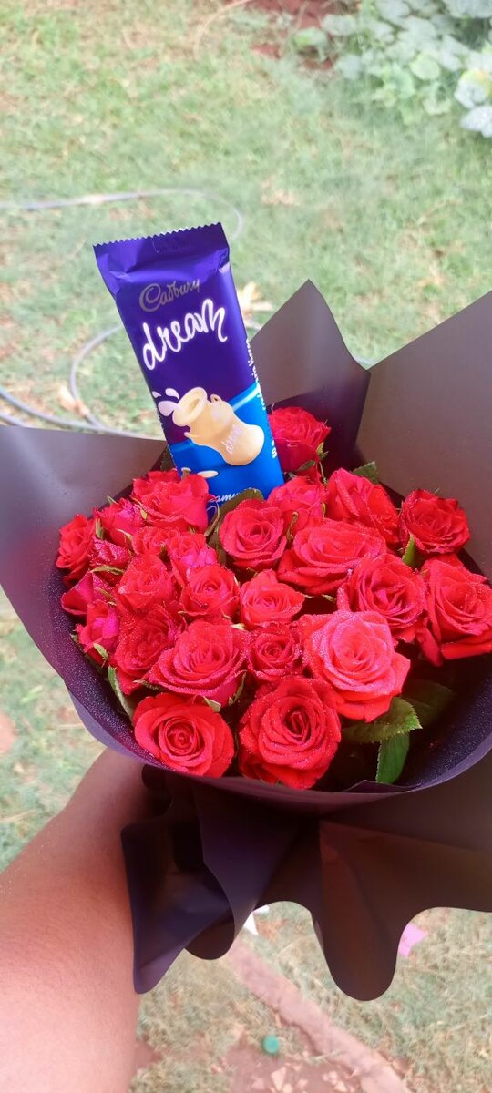 20 stemsRed Roses+Chocolate