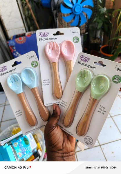Cuillères en silicone bébé