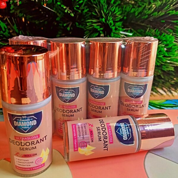 SMOOTH DIAMOND ultragloss deodorant serum roll-on