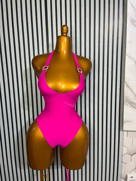 Maillot de bain rose chic