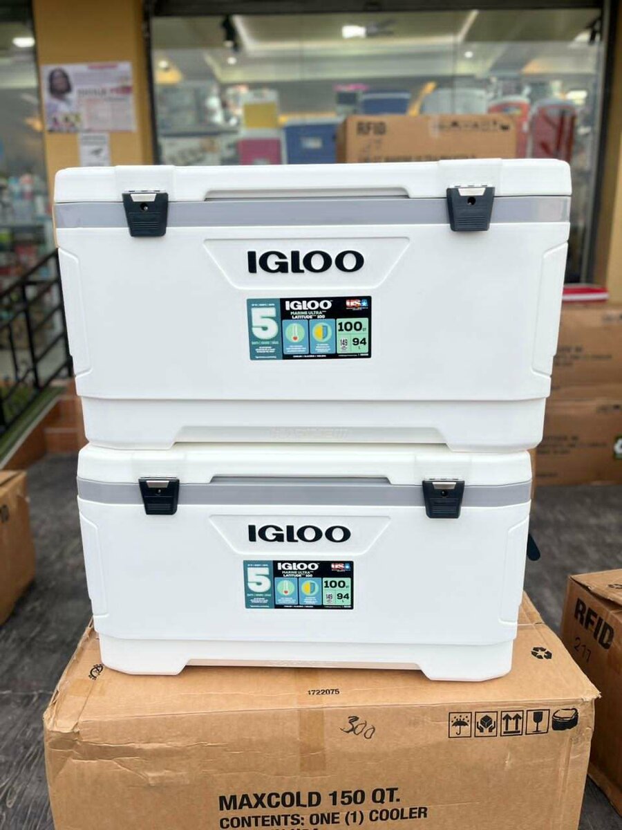 Igloo 100quart Maxcold cooler box Ice Chest