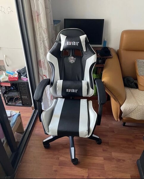 Gaming chair