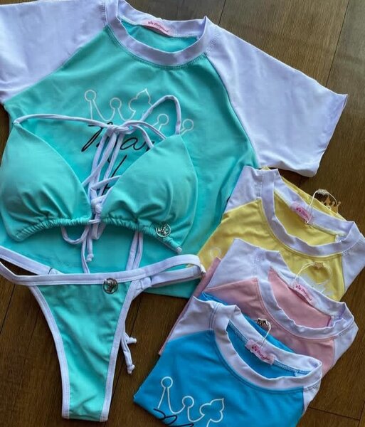 Maillot de bain avec t-shirts