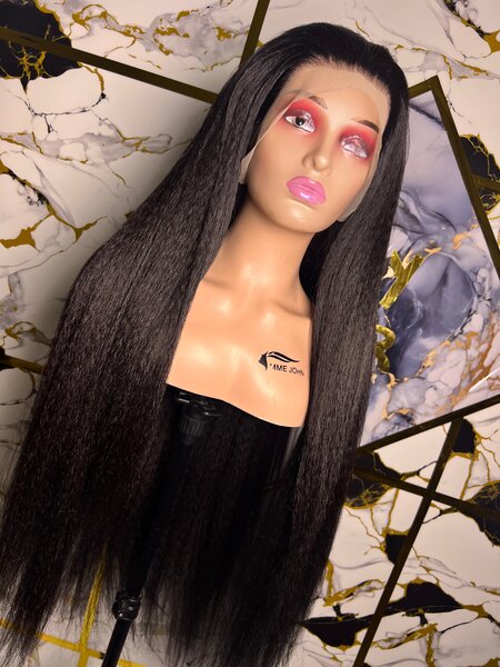 Perruque longue en dentelle