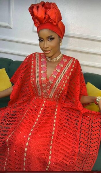 Robe Kaftan en Dentelle Élégante