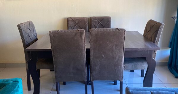 Dinning table & chairs (6)