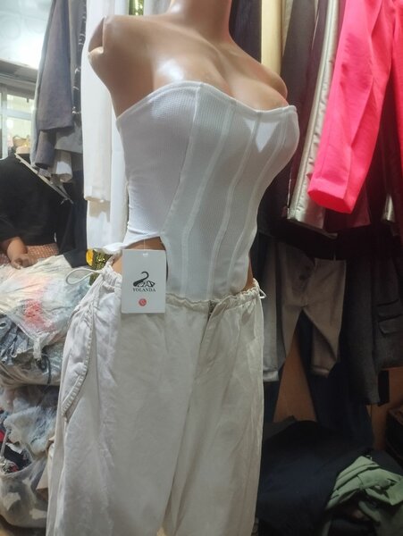 Corset Blanc Élégant