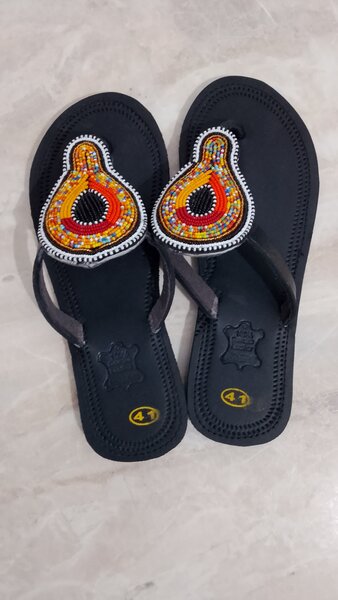 Sandales artisanales colorées