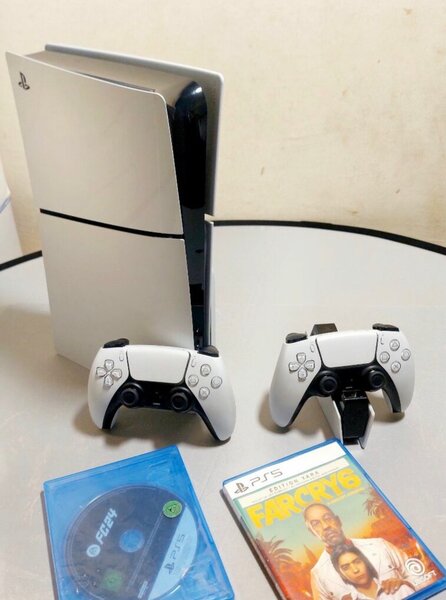 Console PS5 + 2 Manettes