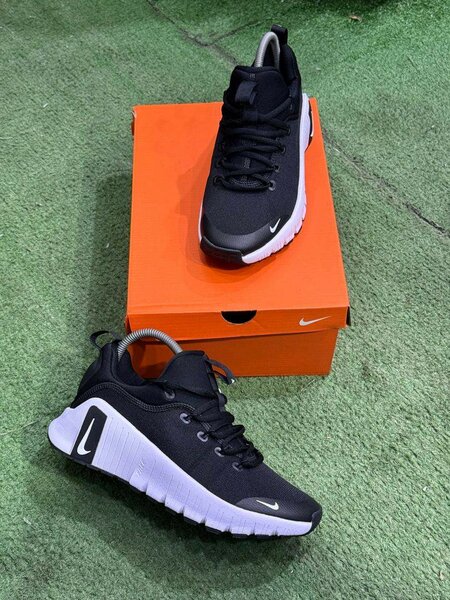 Chaussures de sport noires Nike