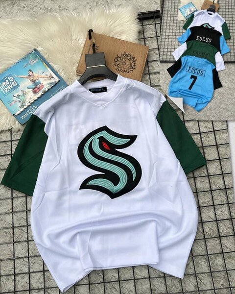 T-Shirt à Logo Stylisé