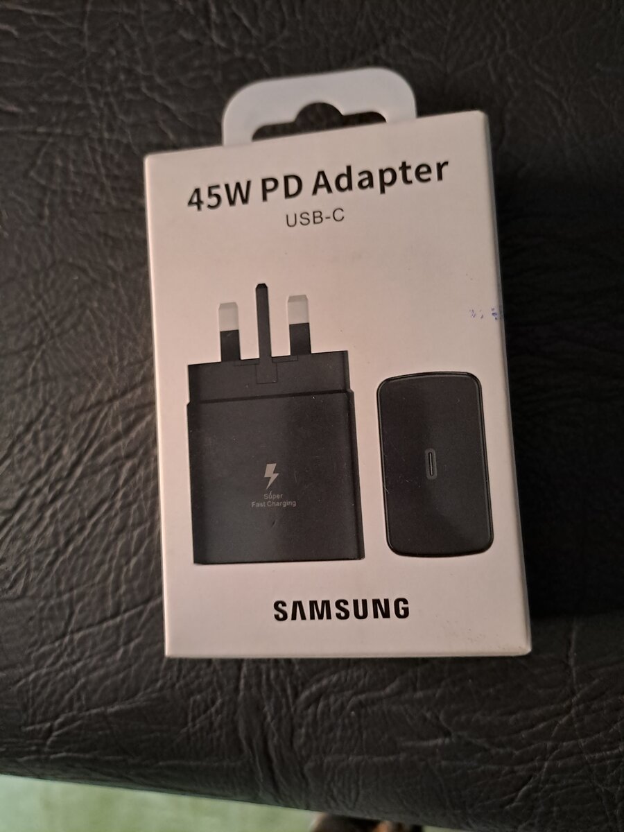 Samsung 45 watts super fast charging adapter