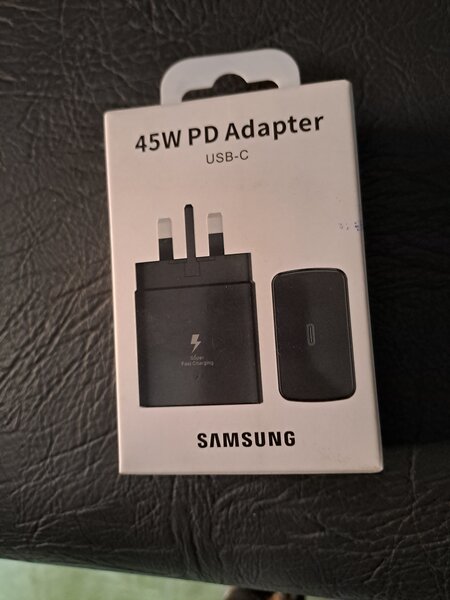 Samsung 45 watts super fast charging adapter