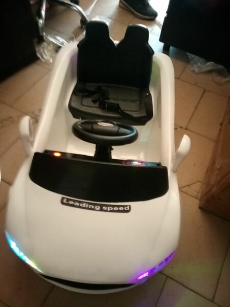 Voiture électrique pour enfants