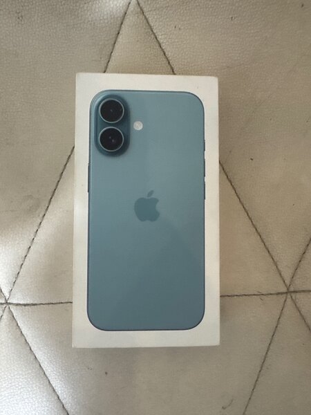 iPhone 16 simple