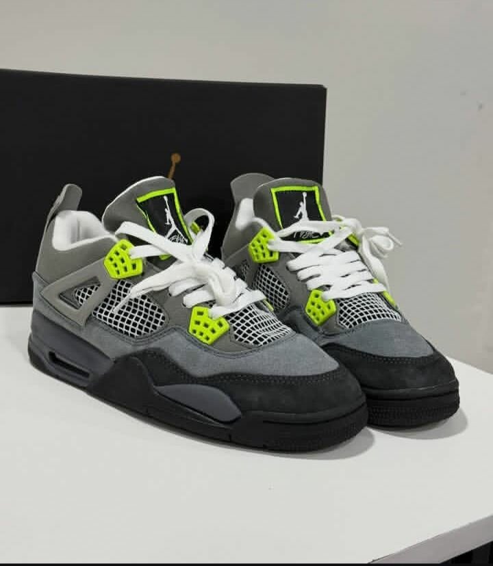 Jordan 4s