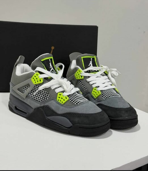 Jordan 4s