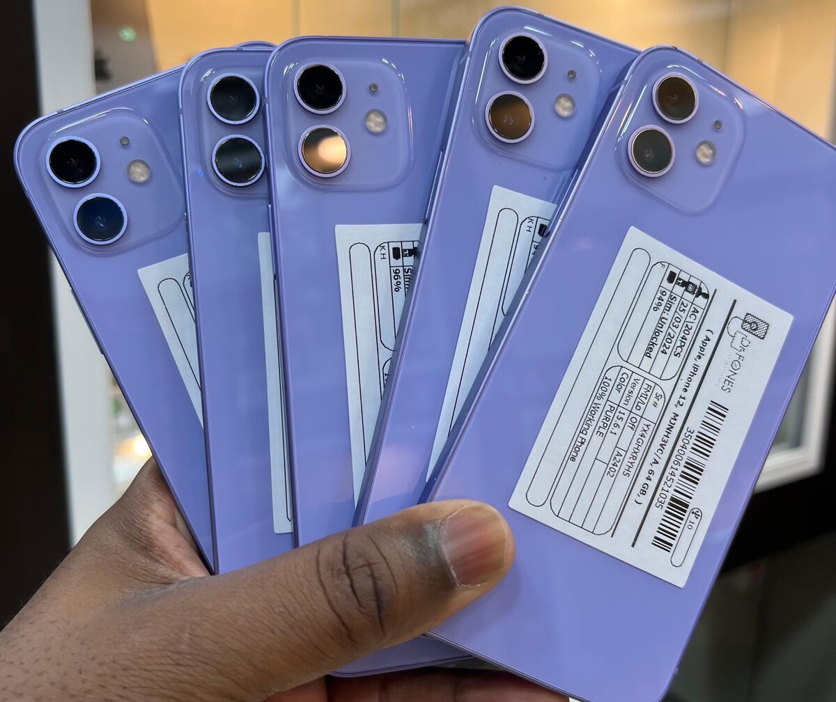 IPHONE 12 simple Quasi neuf