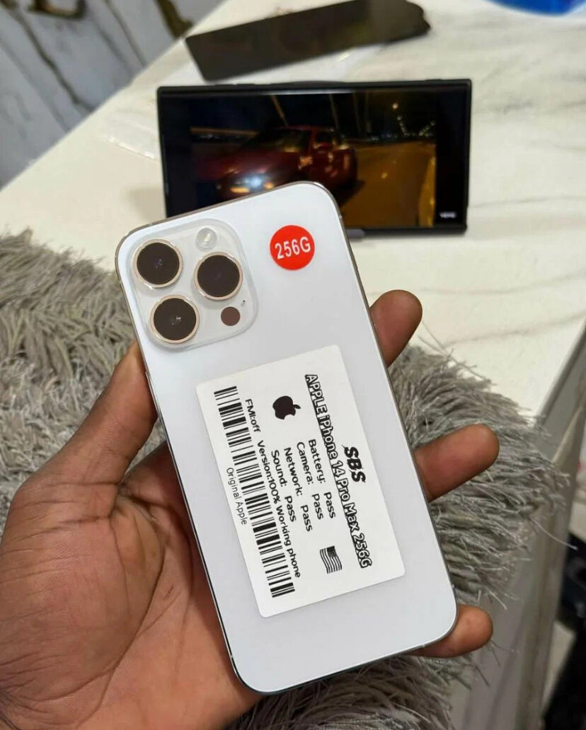 iPhone 15 pro 256 Go Blanc