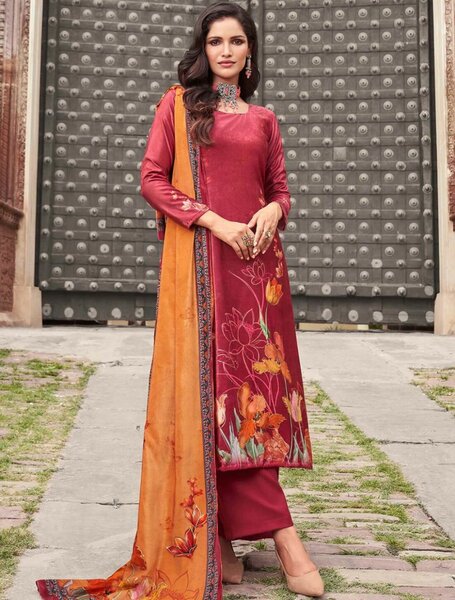 Ladies suit