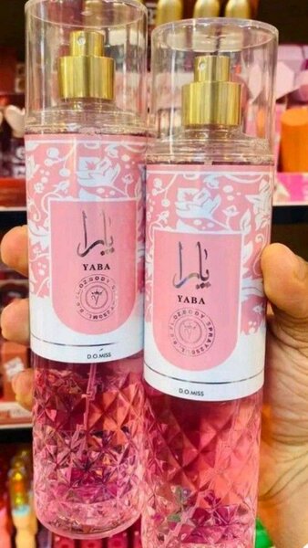 Spray parfum floral féminin