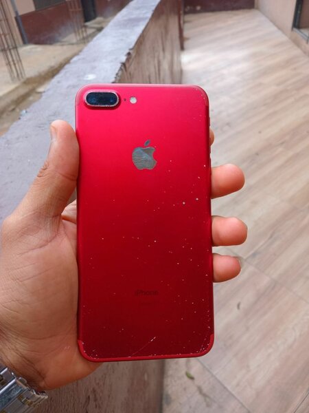 7PLUS 128GB UK USED RED