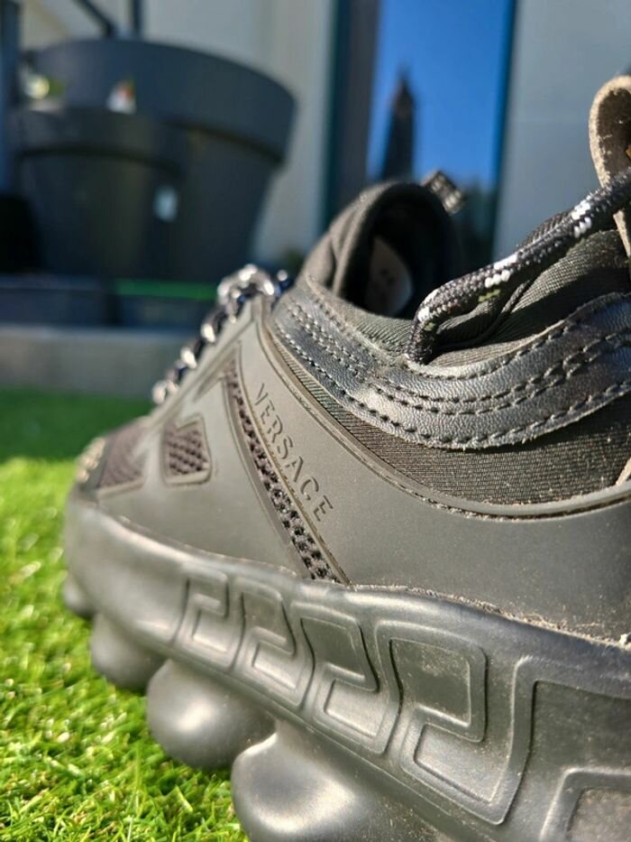 Chaussures noires de sport versatiles