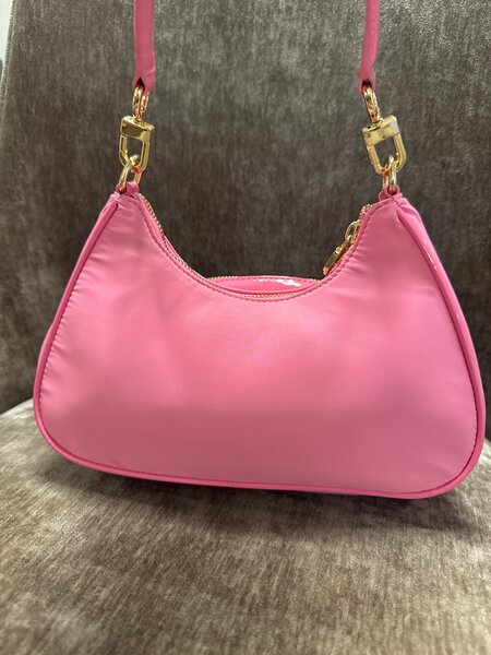 Sac à main rose élégant