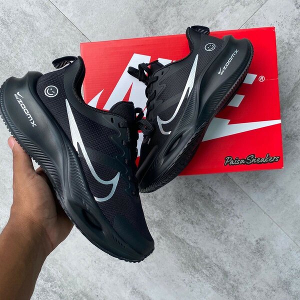 NIKE ZOOM