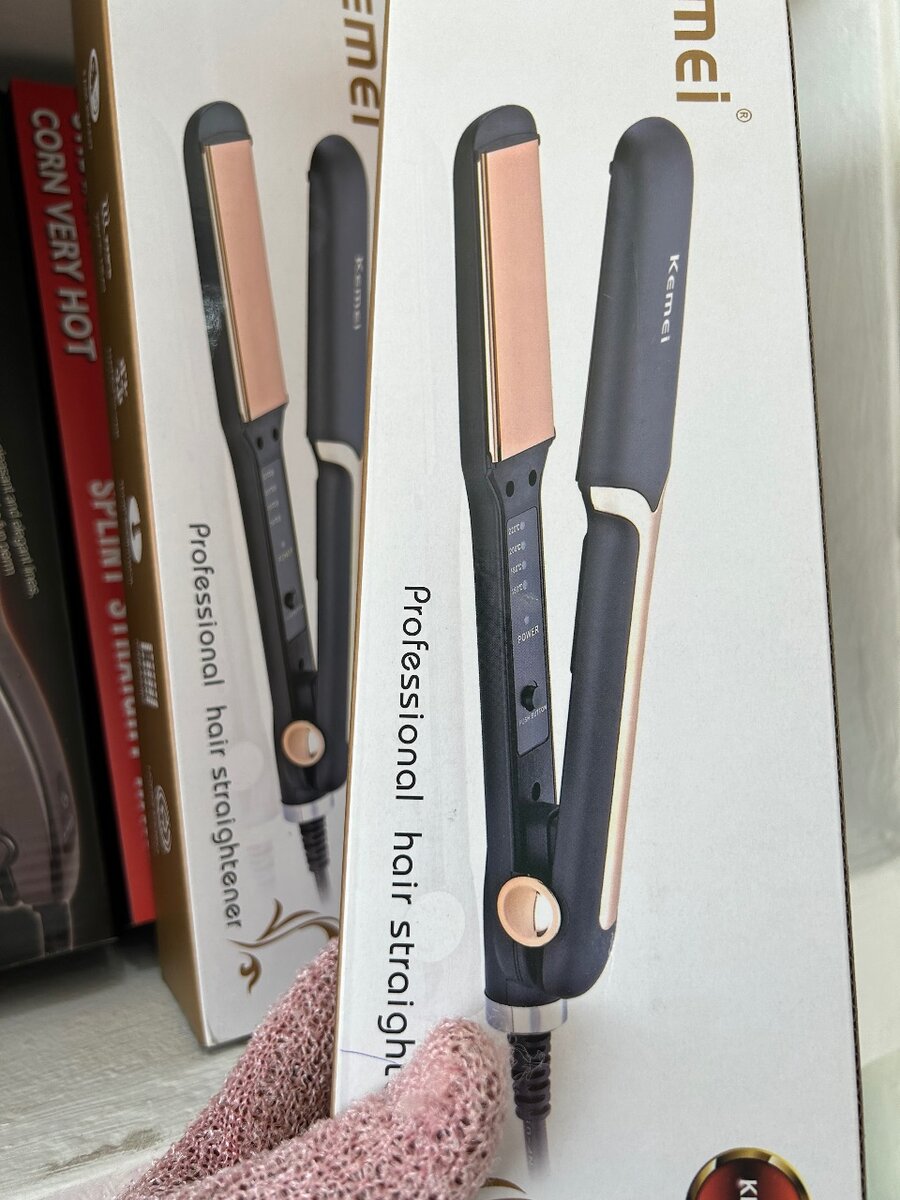 KEMEI Professional Hair Straightener.