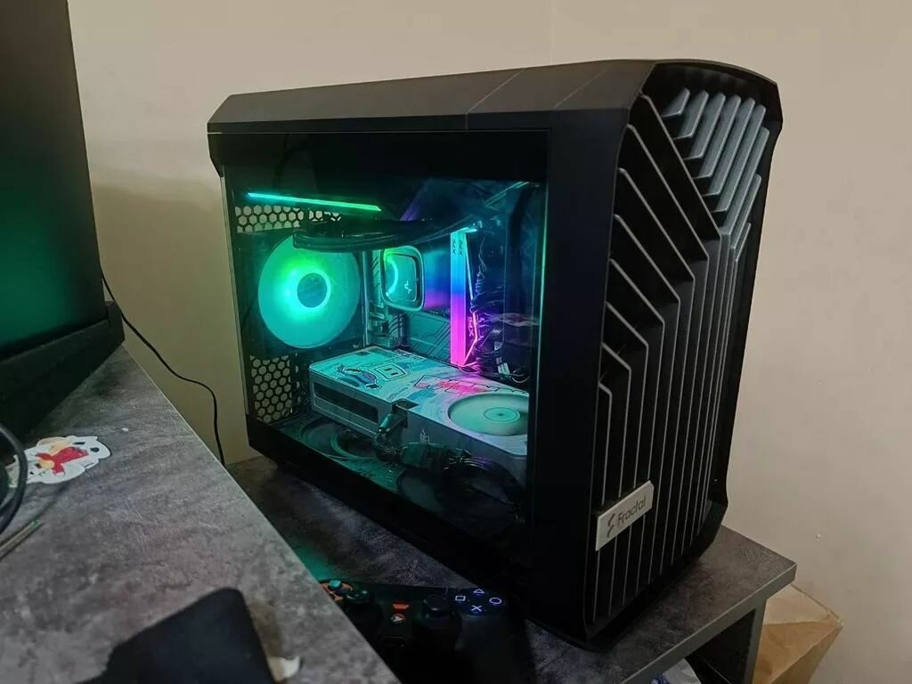 Корпус Fractal Design Torrent Nano ITX