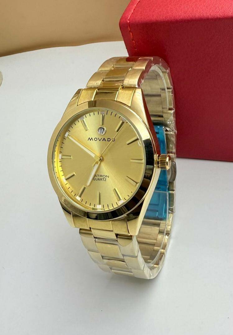 Montre dorée homme élégante