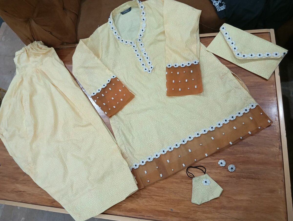 Cotton stiched 5 p dress