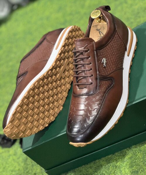 Chaussures en cuir marron homme