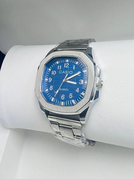 Montre de luxe (Casio)