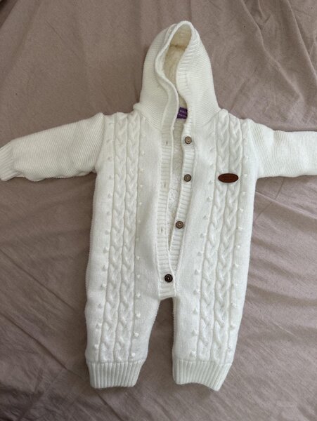 Комбезы осень зима весна , размеры до 12 месяцев .