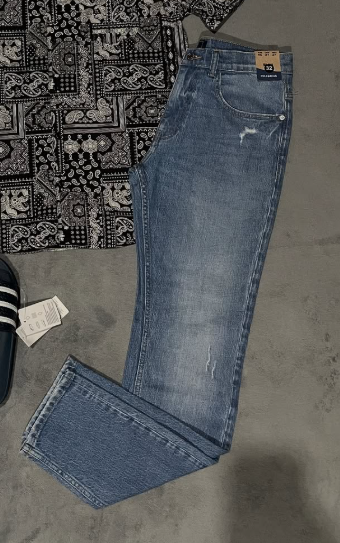 Jeans size 32