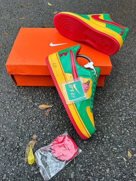Chaussures colorées tendance