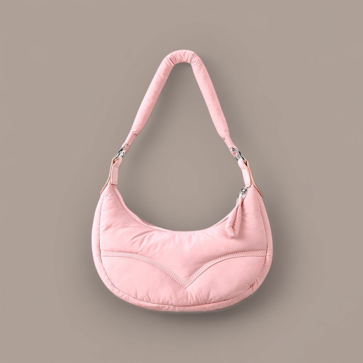 Сумка стеганная в форме полумесяца