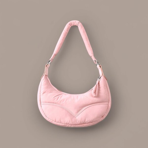 Сумка стеганная в форме полумесяца