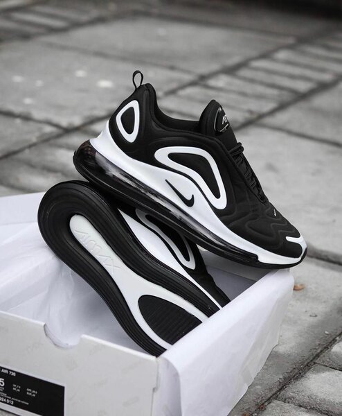 Baskets noires Air Max 720