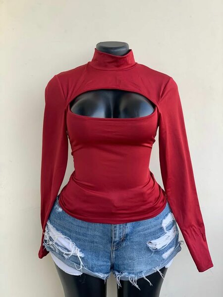 Top rouge à manches longues élégant