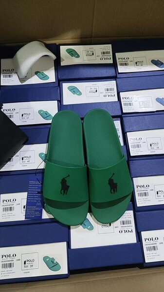 Claquettes vertes pour hommes