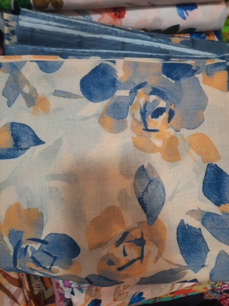 3 pcs alkaram lawn  suit