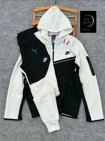 Ensemble de survêtement Nike