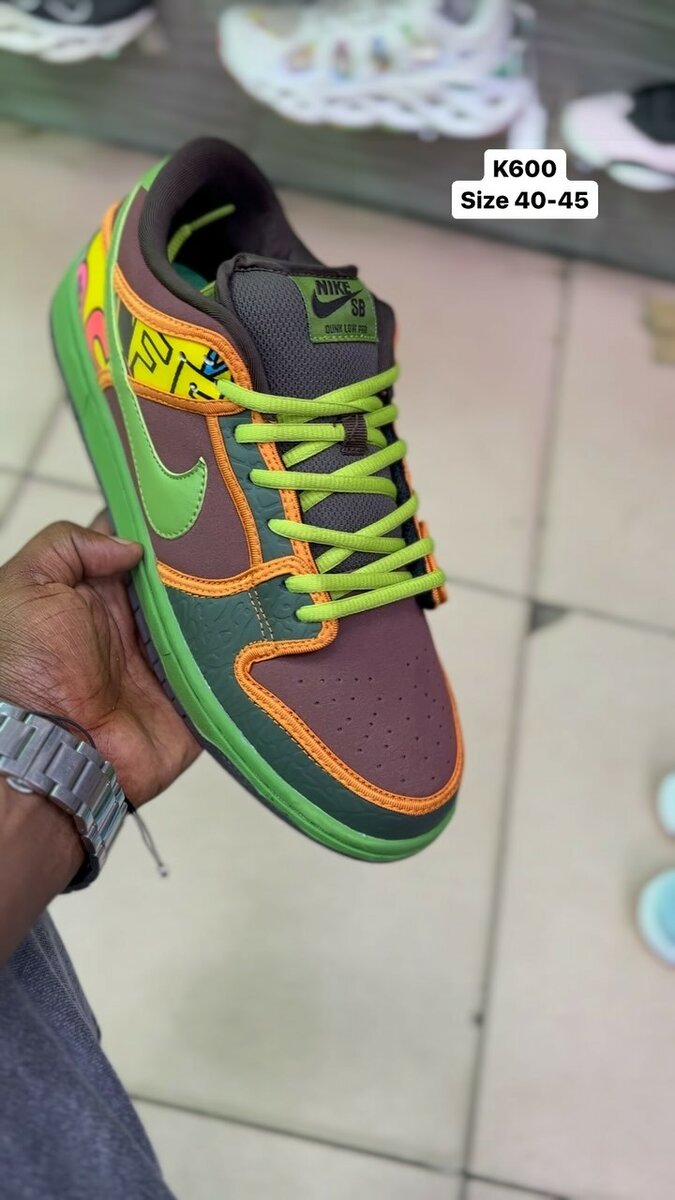 Stylish and comfortable men's sneakers Nike 