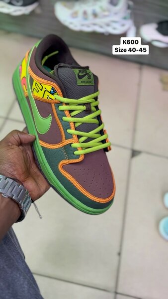 Stylish and comfortable men's sneakers Nike 