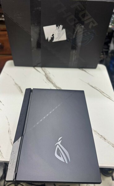 ASUS ROG STRIX G733ZW CORE I9