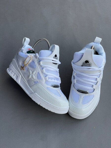 Chaussures Louis Vuitton Sneaker LV Skate blanc et noir