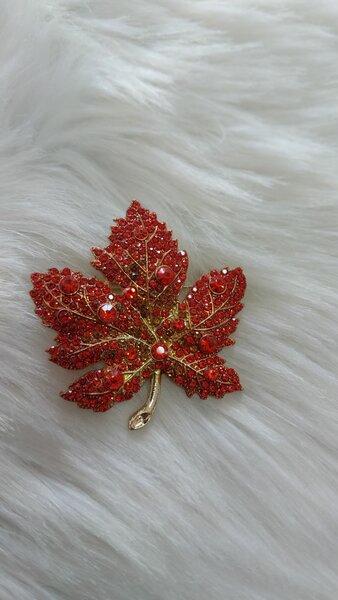 Rhinestone Ivy leaf